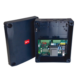 BFT PERSEO CBE 230.P SD centrala sterująca z portem komunikacyjnym U-Link, odbiornikiem CLONIX2048 i wbudowanym obiegiem grzewczym